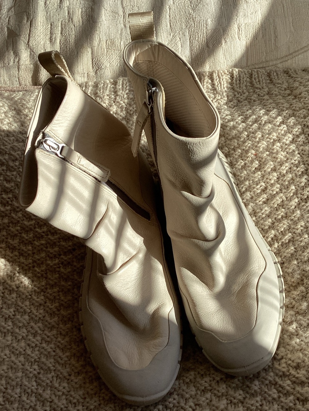 Ecco Cream Leather Ruching Zip Ankle Booties